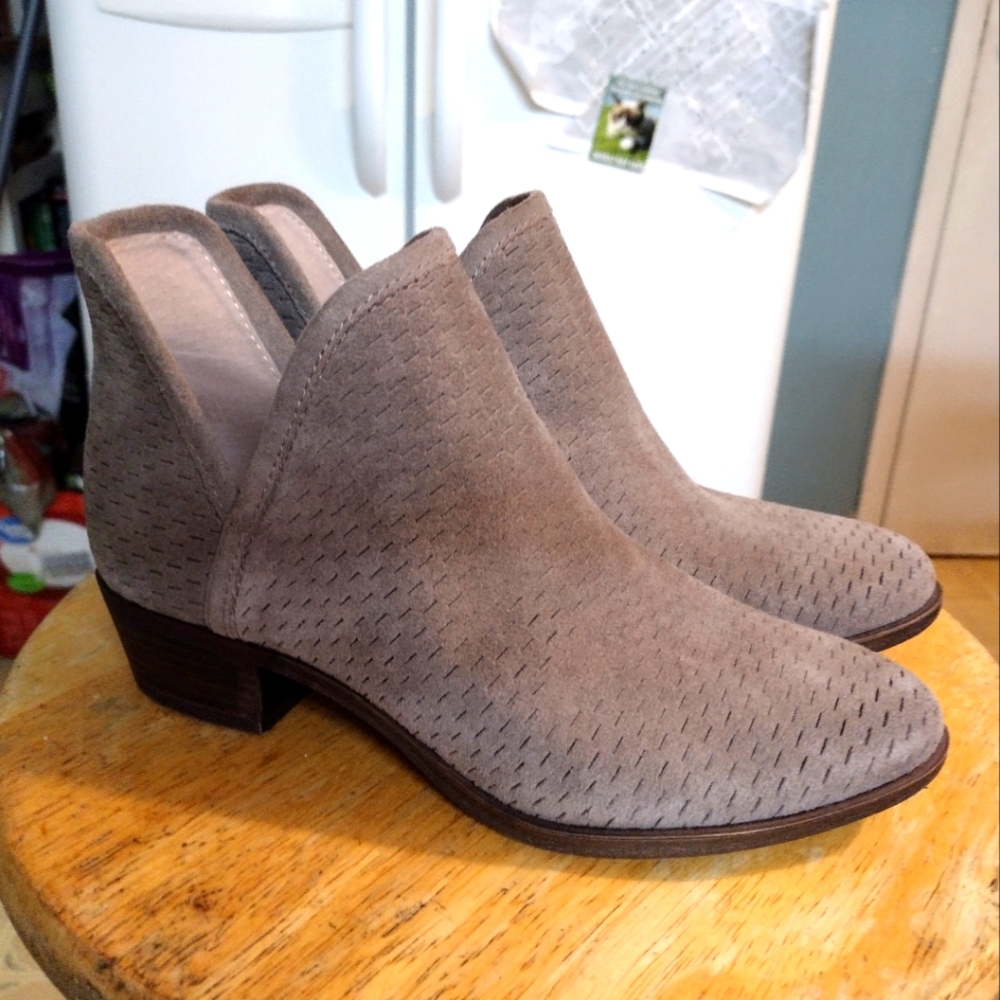 Lucky Brand suede booties women's sz 6